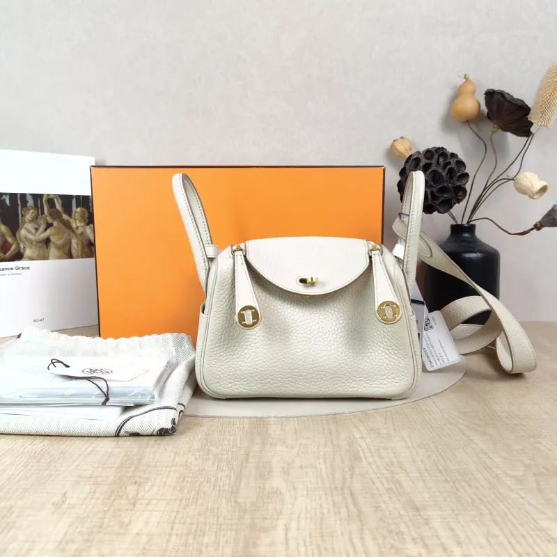Hermès Crossbody Bag Lindy Mini 198LB eton TC Calfskinmini19 × 9.5 × 13 cm — cover view 5 of 6