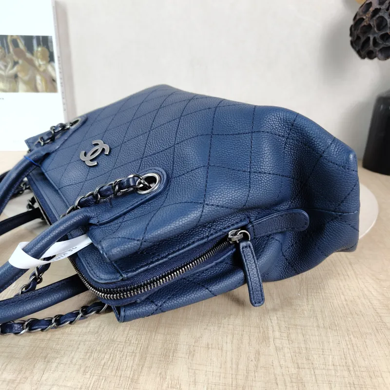Chanel Top Handle Bag Shoulder Bag Blue Grained Calfskin One Size 33 × 9 × 22 cm 21 — detail view 10 of 13