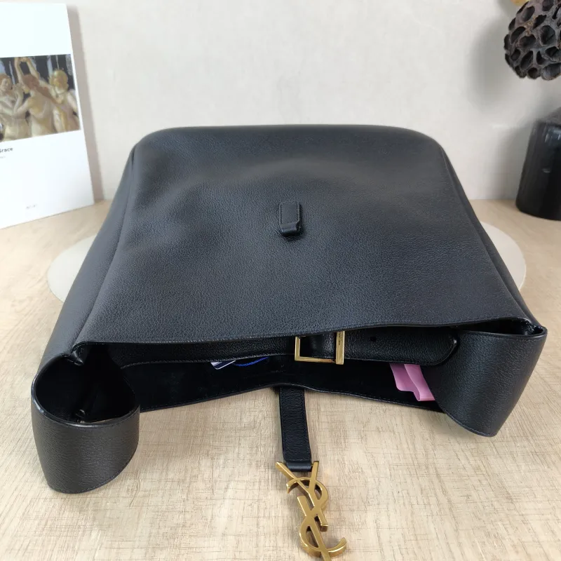 SAINT LAURENT Shoulder Bag LE 5 À 7 Hobo Black Calfskin Large 30 × 13 × 31 cm — detail view 8 of 10