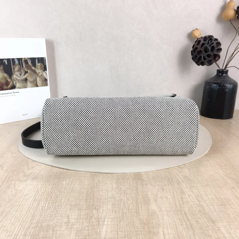 Hermès Crossbody Bag Herbag 31 Black · White Canvas Medium 30.5 × 11 × 25.5 cm u — cover view 6 of 6