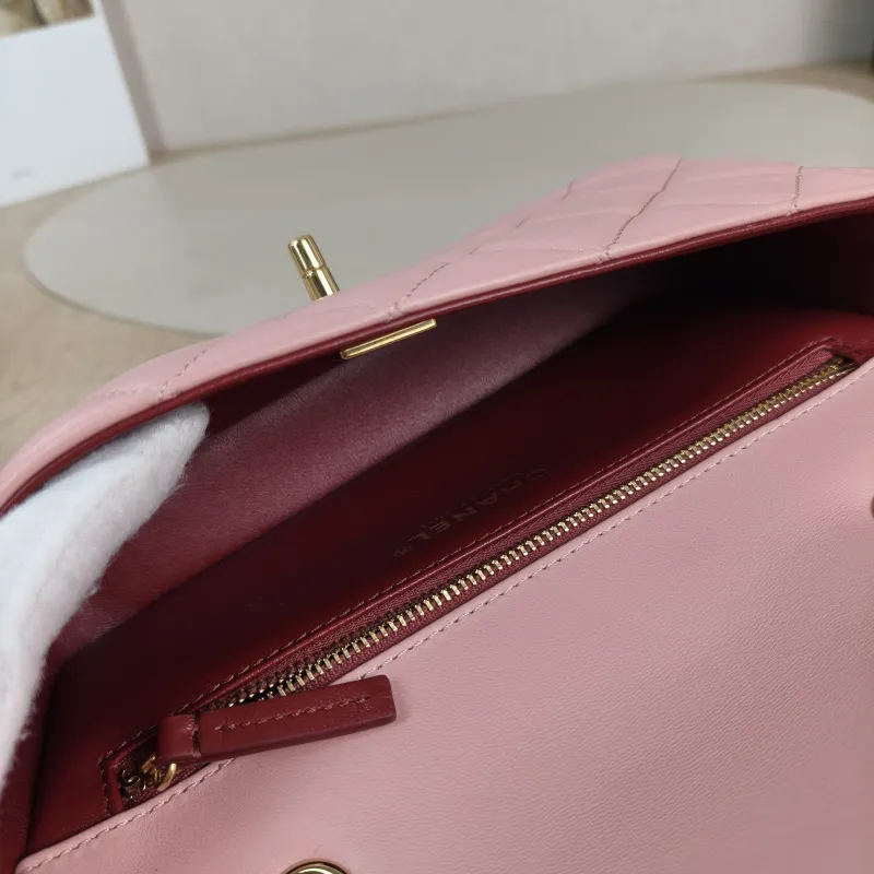 Chanel Crossbody Bag Collection Baguette Bag Pink Lambskin Small 21.5 × 4 × 12 cm — detail view 10 of 11
