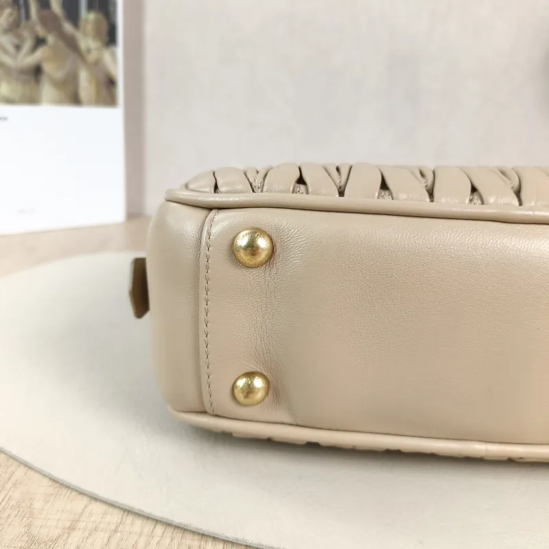 Miumiu Top Handle Bag Arcadie MatelasséCollection Edition Beige Lambskin Medium22 × 7.5 × 10.5 cm — detail view 11 of 12