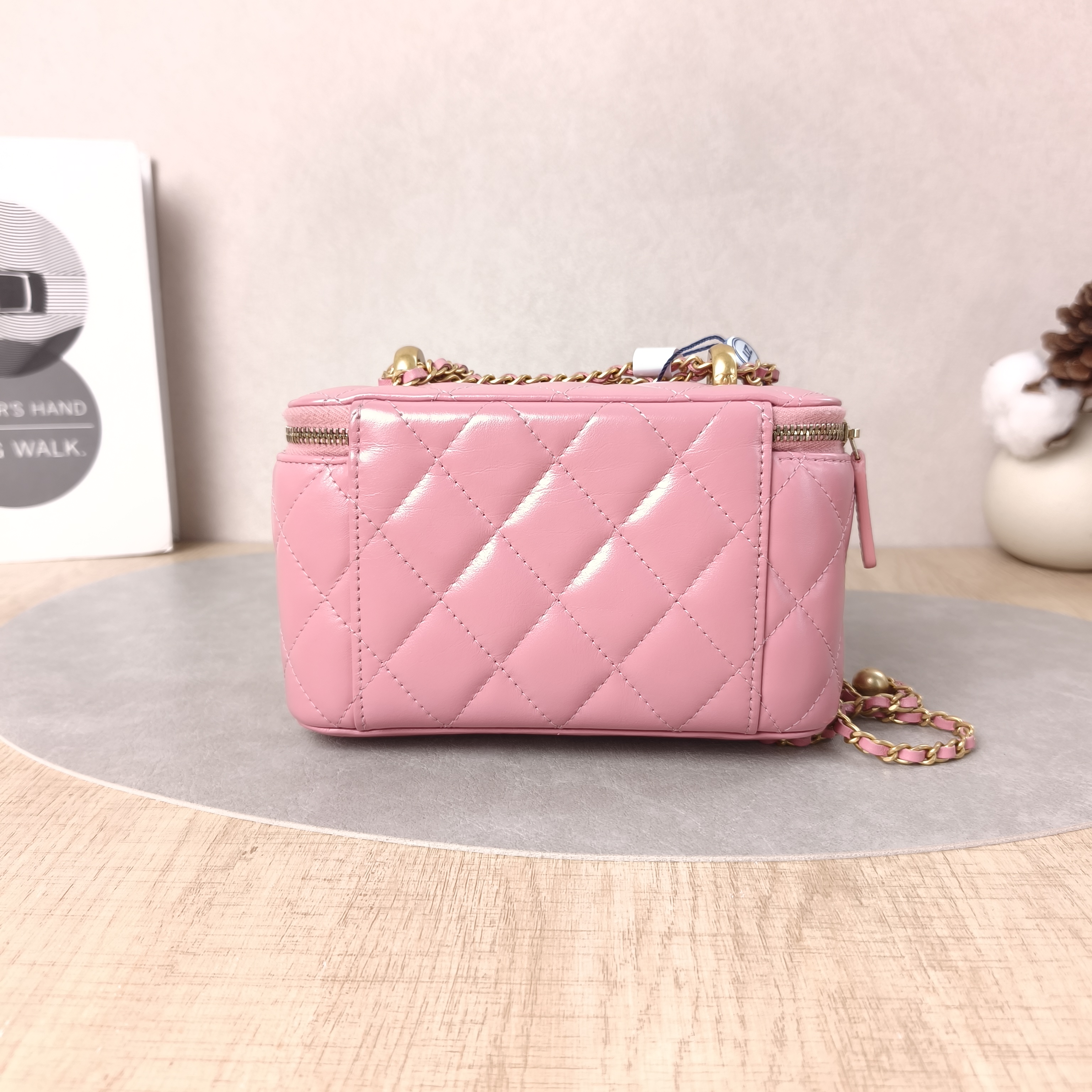 Chanel Crossbody Bag Pink Lambskin One Size17 × 8 × 9.5 cm — cover view 3 of 5