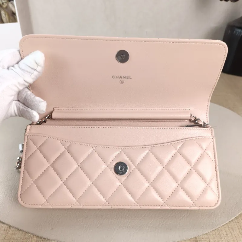 Chanel Shoulder Bag WOC Pink Lambskin One Size 22 × 3 × 11 cm — detail view 2 of 12