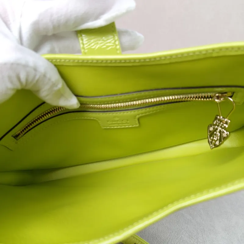 GUCCI Crossbody Bag Jackie 1961Collection Green Patent Leather Medium 27.5 × 4 × 19 cm — detail view 5 of 12