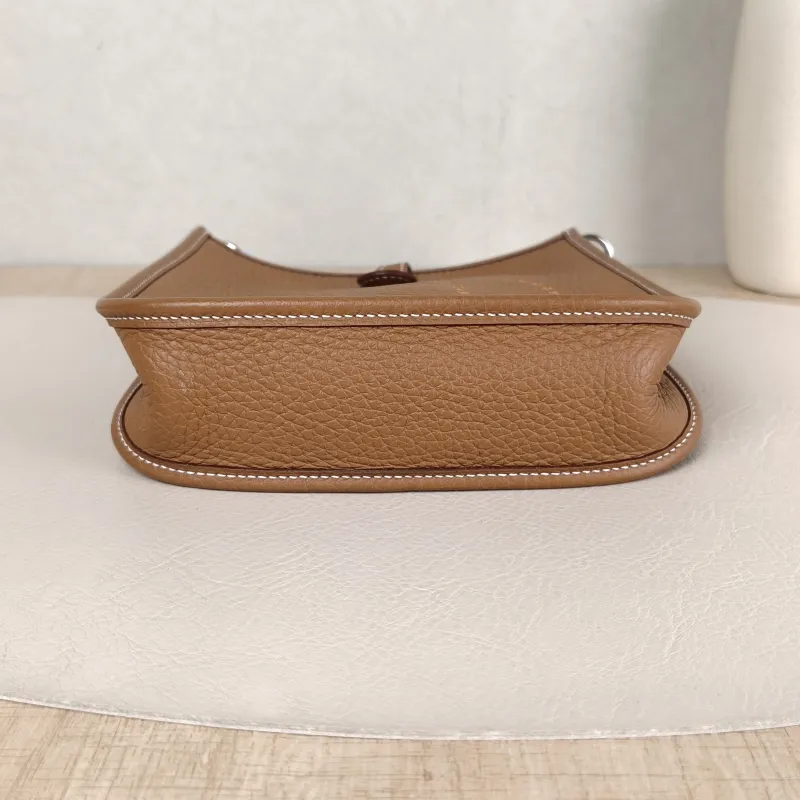 Hermès Crossbody Bag Evelyne Mini 16 Mini 16 Taurillon Clemence TC Calfskin Mini 17 × 5.5 × 18 cm G — cover view 3 of 5