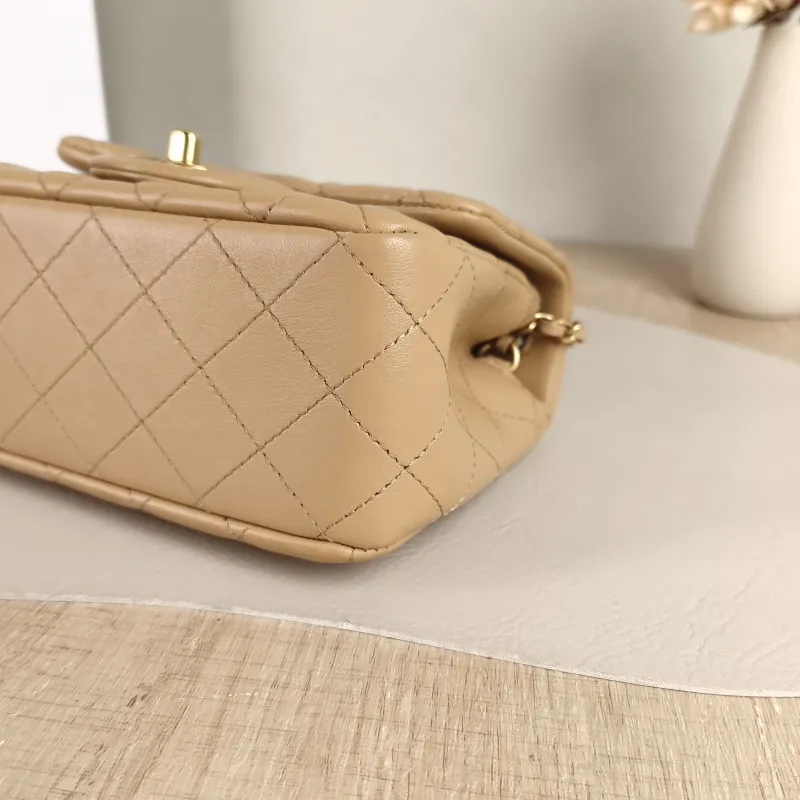 Chanel Crossbody Bag Taupe Lambskinmini17 × 8 × 13.5 cm — detail view 11 of 13