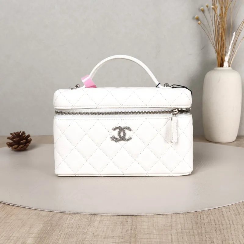 Chanel Crossbody Bag lp Box Bag Top Handle Crossbody Bag White Calfskin One Size 19.5 × 5 × 17 cm