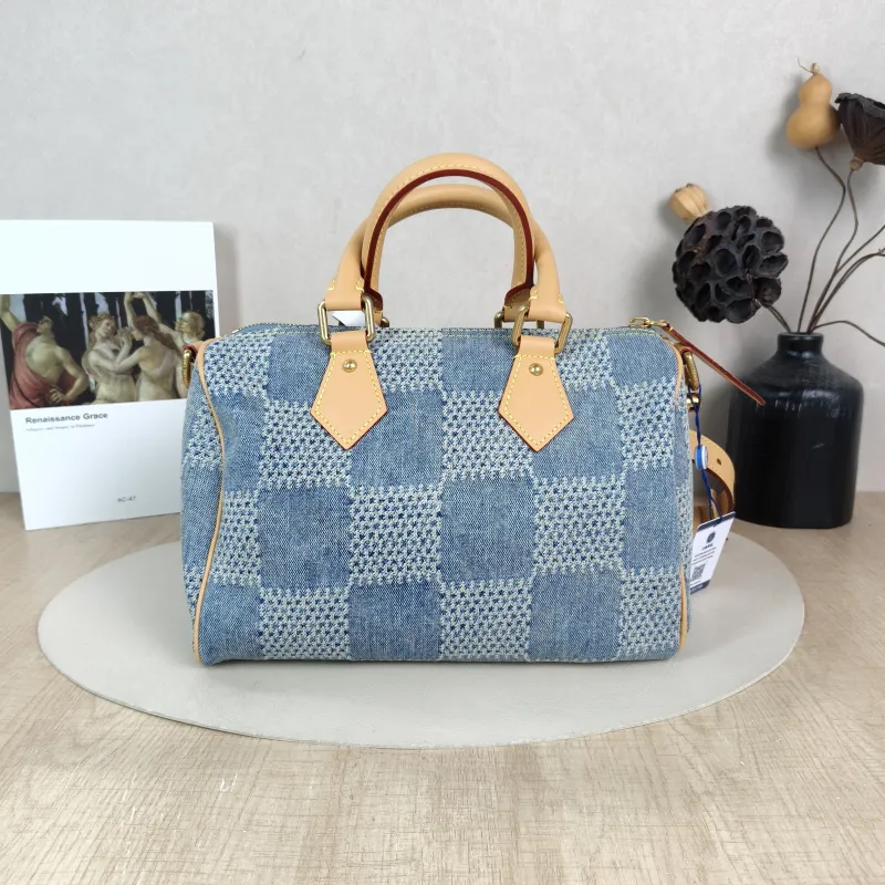 Louis Vuitton Crossbody Bag Speedy25 Medium 25 × 15 × 19 cm