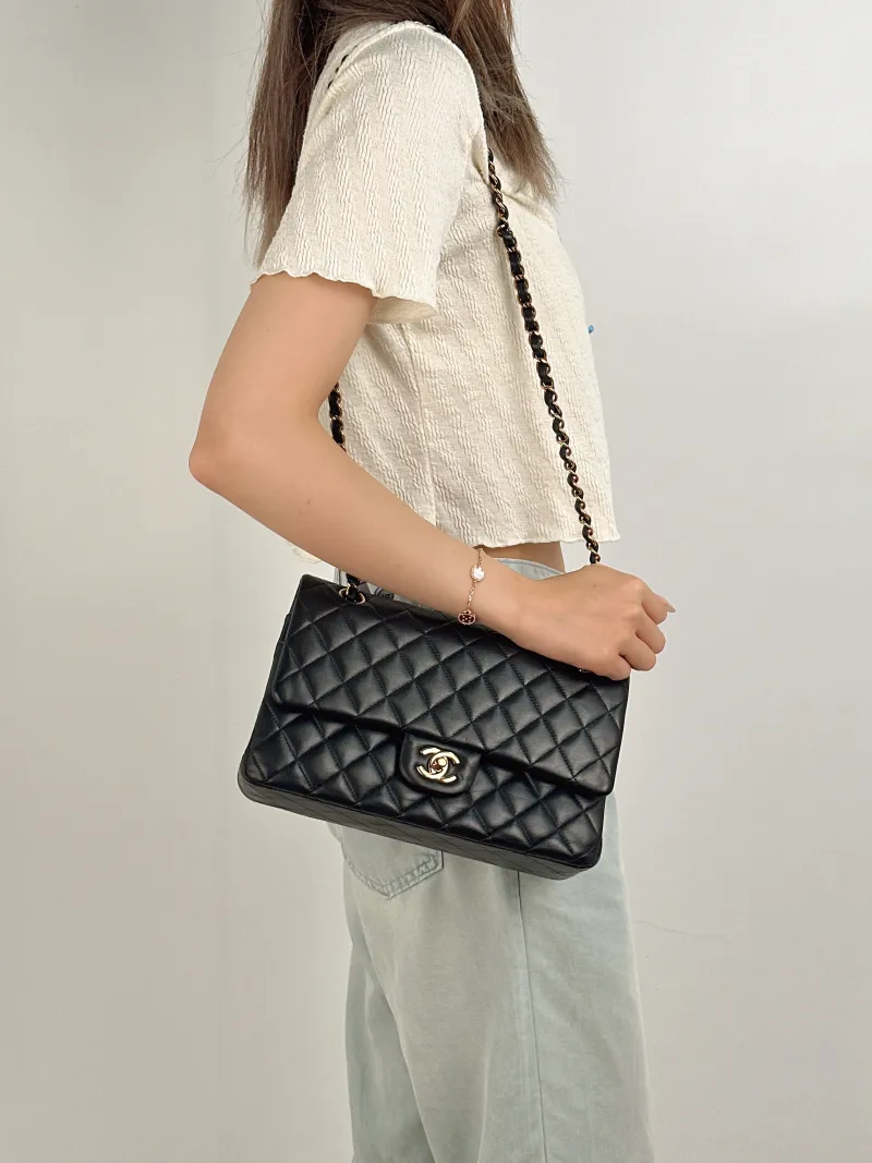 Chanel Crossbody Bag Classic Flap CF Black Calfskin Rose Gold Medium25.5 × 6.5 × 15.5 cm — on-model view 2 of 2