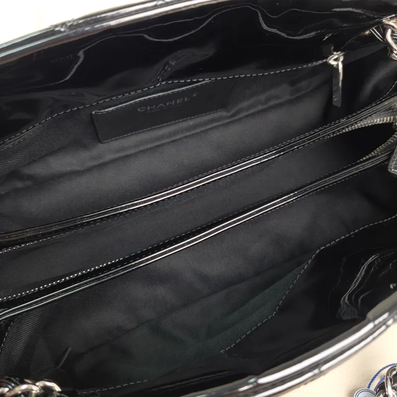 Chanel Shoulder Bag tote Black Patent Leather One Size33 × 16 × 17 cm — detail view 11 of 12
