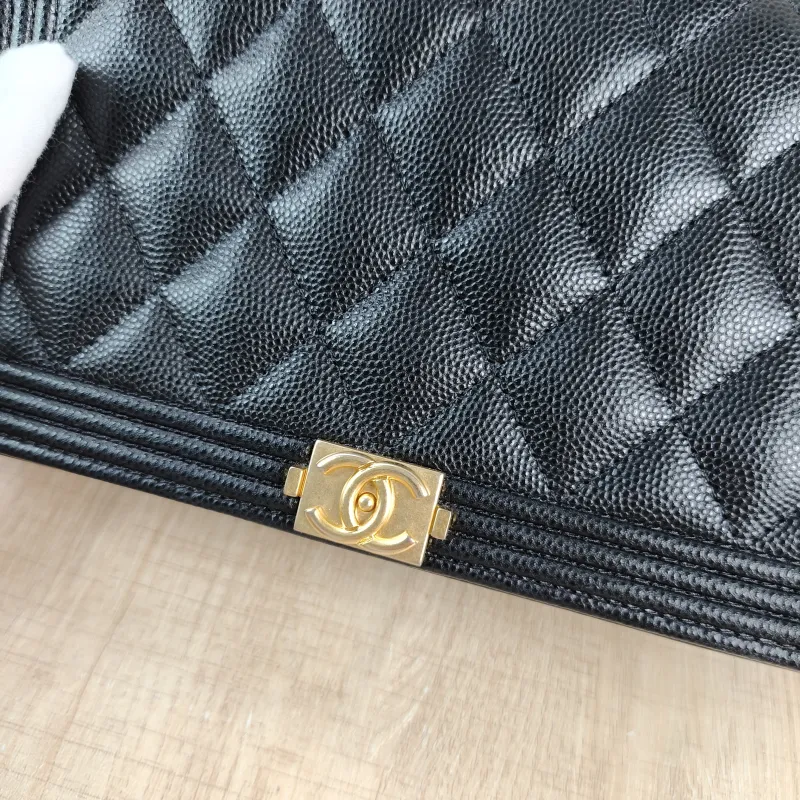Chanel Crossbody Bag Le Boy​ WOC Black Grained Calfskinmini19.2 × 3.5 × 12.3 cm — detail view 7 of 14