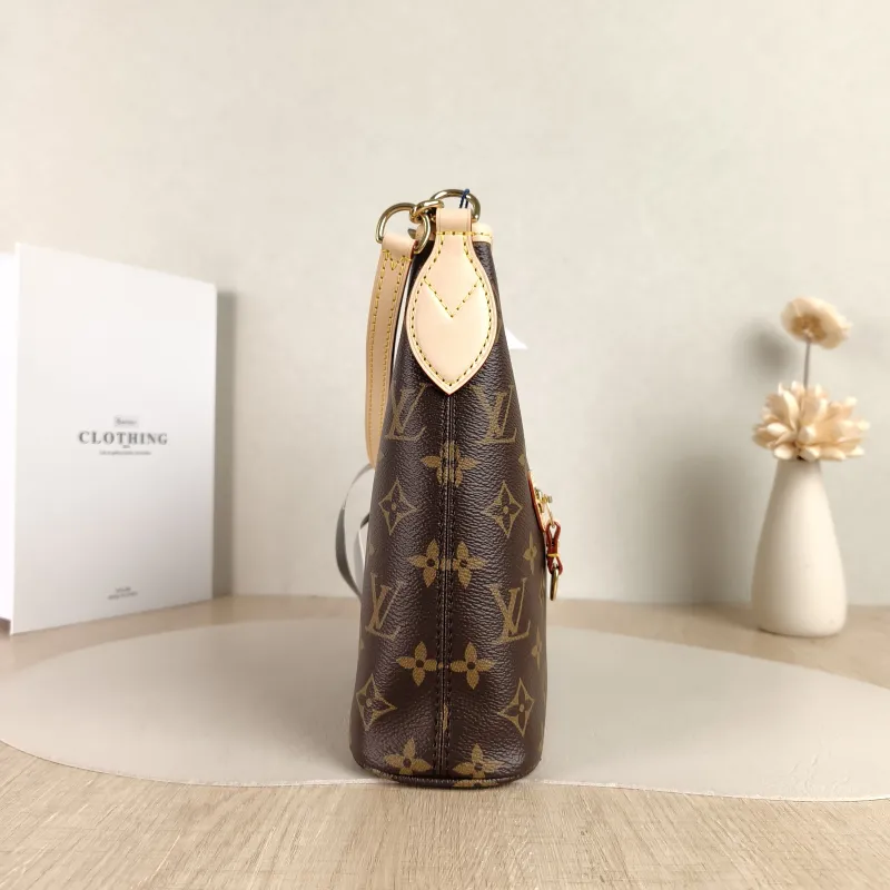 Louis Vuitton Shoulder Bag Lineup Monogram PVC BB 25.5 × 10 × 22 cm — detail view 6 of 11