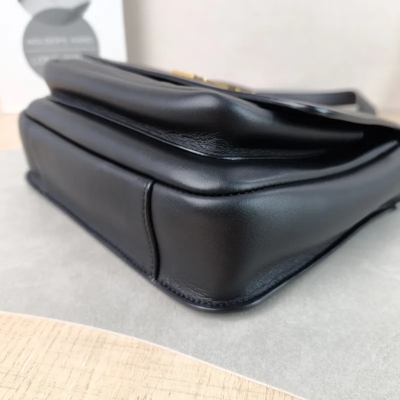 SAINT LAURENT Crossbody Bag Niki Besace Messenger Bag Black Calfskin Small 21.5 × 9.5 × 16 cm — detail view 1 of 13