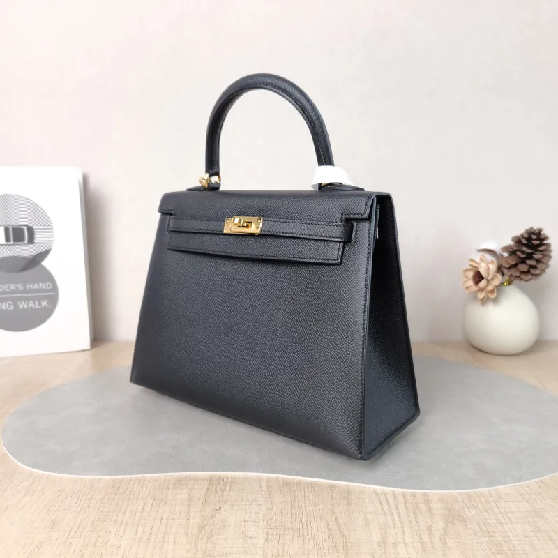 Hermès Shoulder Bag Kelly 25 Gold-Tone Hardware Black with Gold-Tone Hardware Epsom Calfskin Small 25 × 7 × 17 cm W — cover view 6 of 6