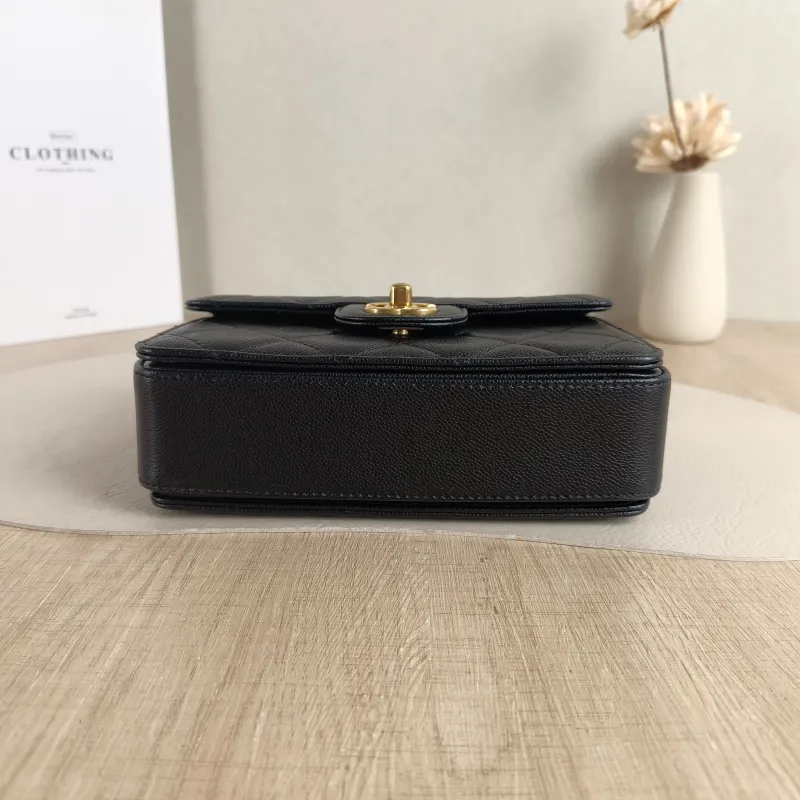 Chanel Crossbody Bag Black with Gold-Tone Hardware Grained Calfskin Small 20 × 5 × 15 cm — cover view 4 of 6