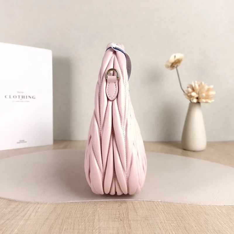 Miumiu Shoulder Bag Wander Matelassé Hobo Pink Lambskin Small 20 × 6 × 17 cm — detail view 7 of 11