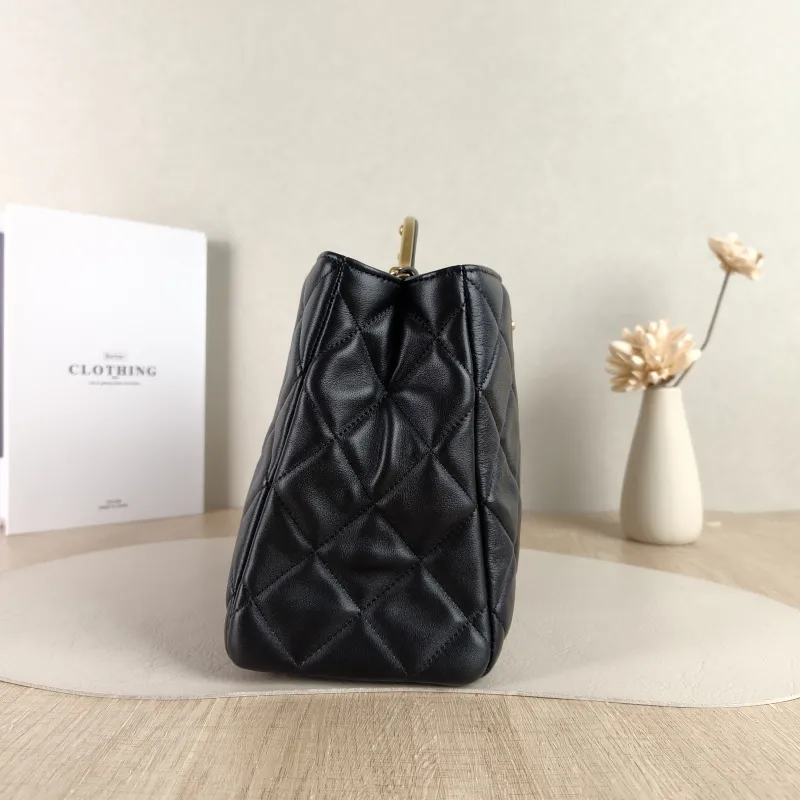 Chanel Shoulder Bag Tote Bag Black One Size 28 × 11 × 18 cm — detail view 1 of 12