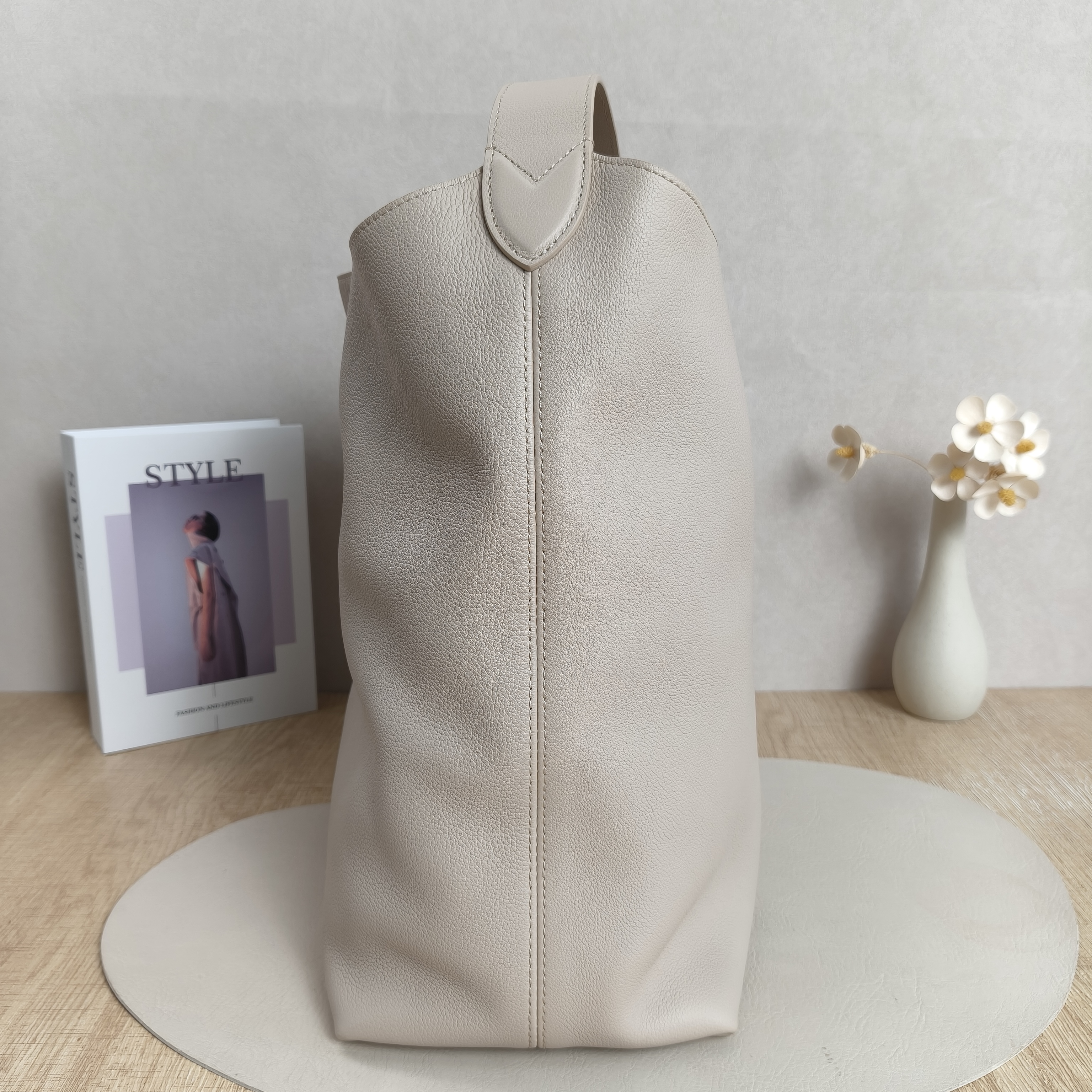 Louis Vuitton Shoulder Bag Low Key Hobo Shoulder Bag Calfskin Medium31 × 18 × 35 cm — cover view 6 of 10