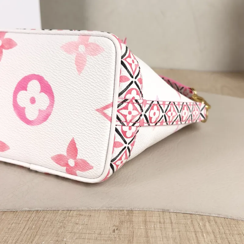 Louis Vuitton Crossbody Bag NANO NOÉ Bucket Bag Nano Collection PV Cnano13 × 10 × 16 cm — detail view 6 of 8