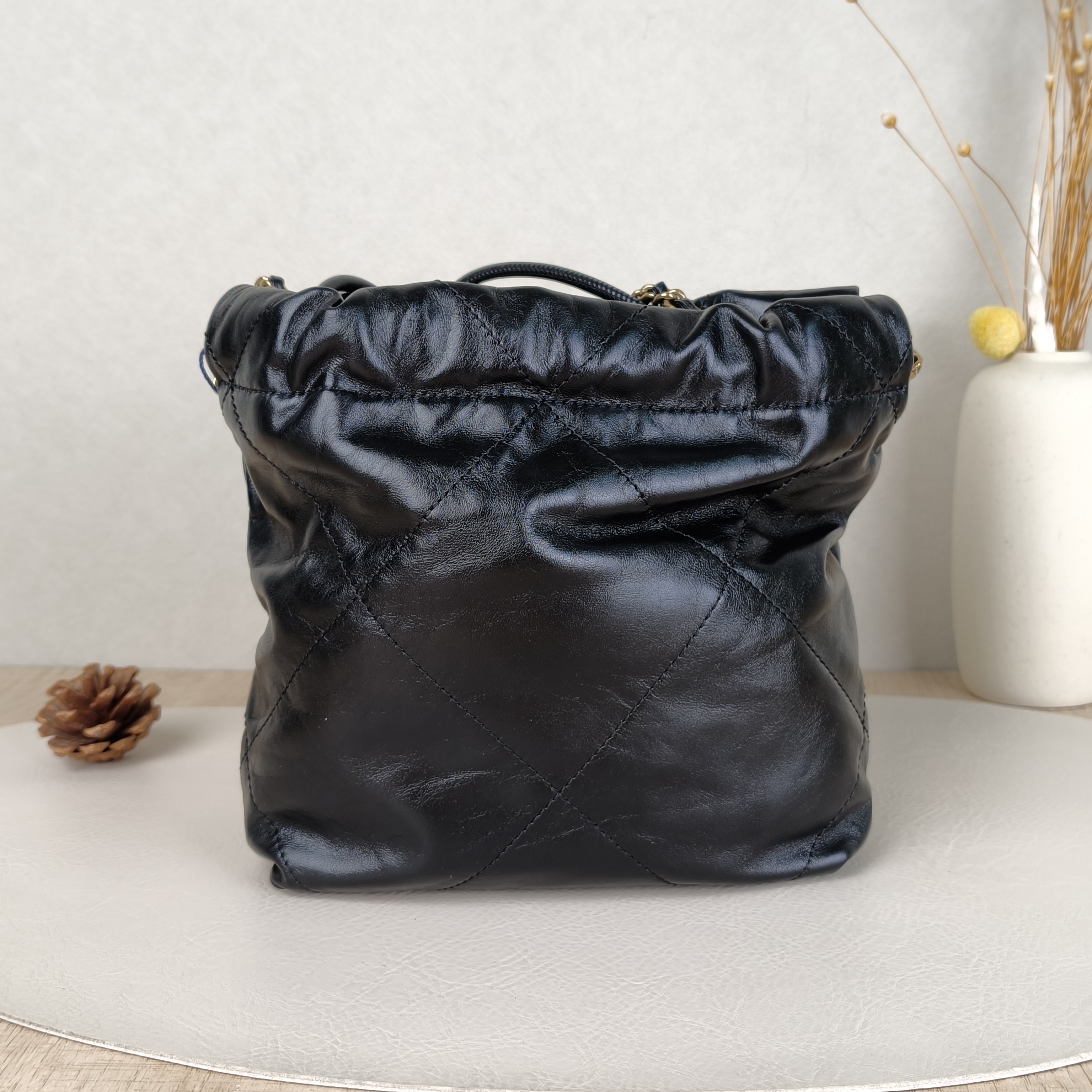 Chanel Shoulder Bag22Bag Black CC alfskinmini20 × 6 × 19 cm — cover view 4 of 5