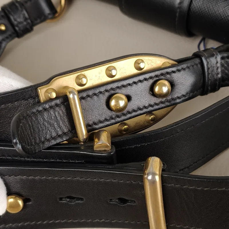 PRADA Shoulder Bag Cahier Box White Calfskin 20 × 9 × 14.5 cm — detail view 4 of 12