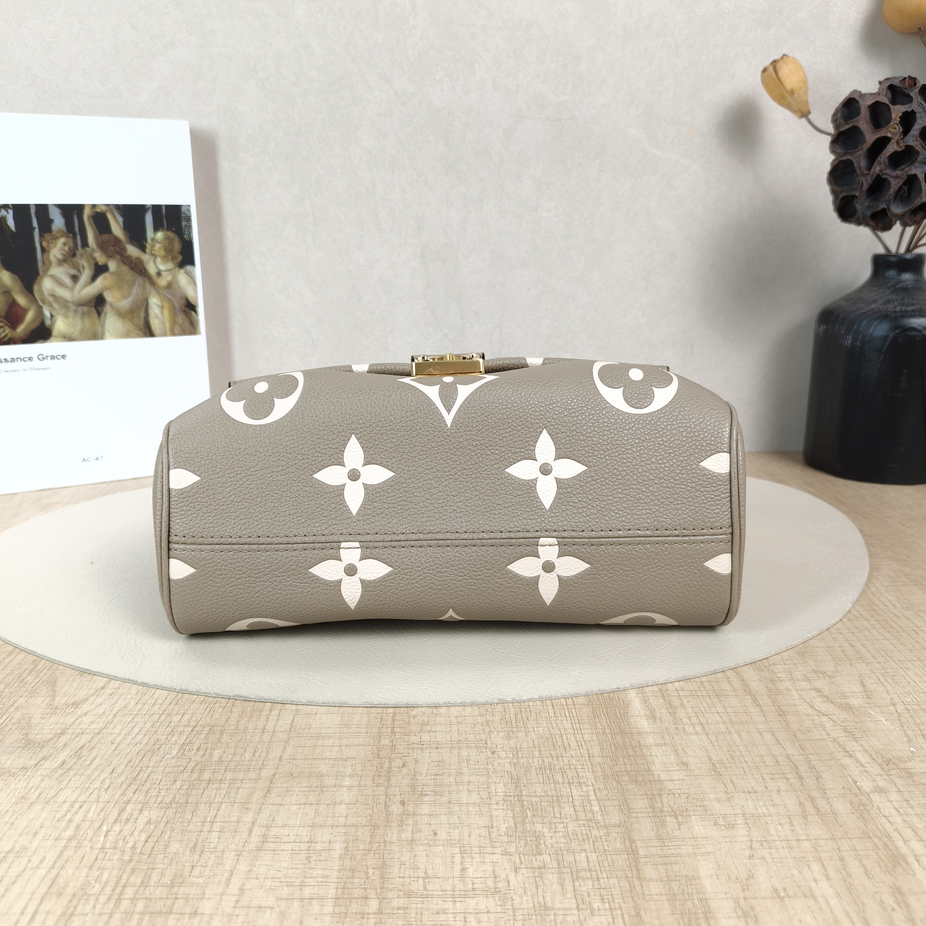 Louis Vuitton Crossbody Bag Favorite Empreinte Embossed Calfskin Monogram Medium24 × 9 × 14 cm — cover view 5 of 5