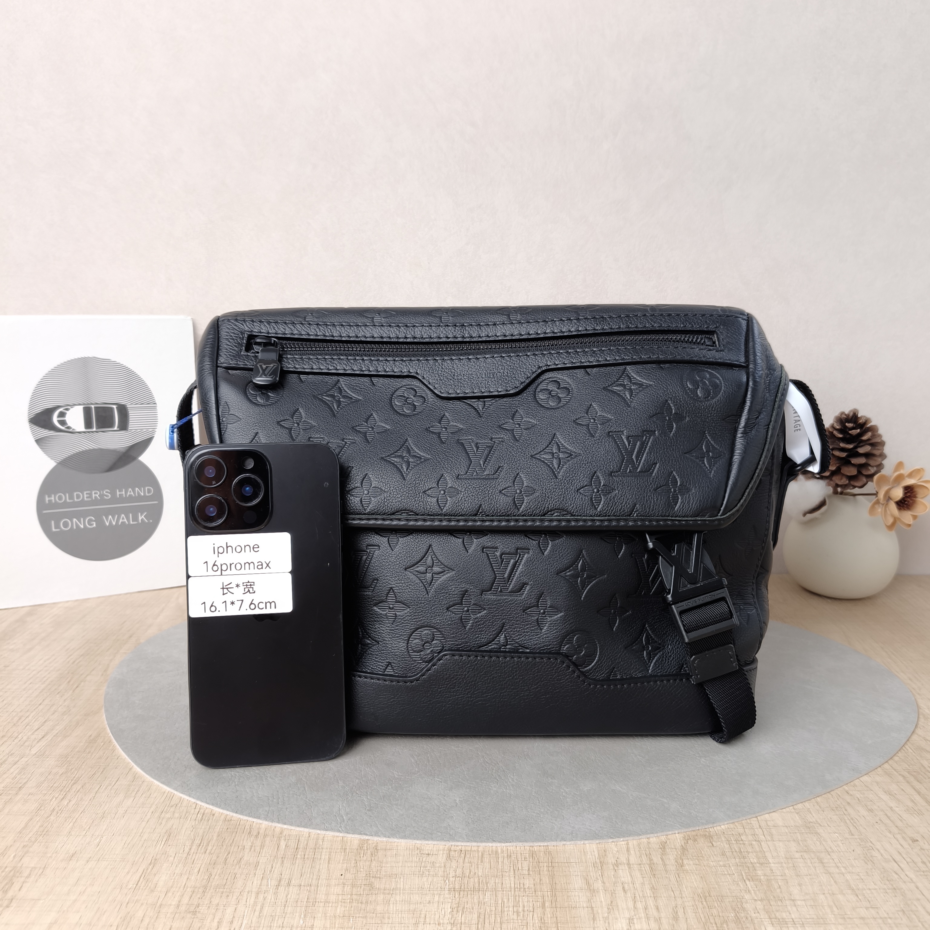 Louis Vuitton Crossbody Bag Voyager Messenger Bag Edition Black Calfskin Small33 × 11 × 22.5 cm — cover view 6 of 6