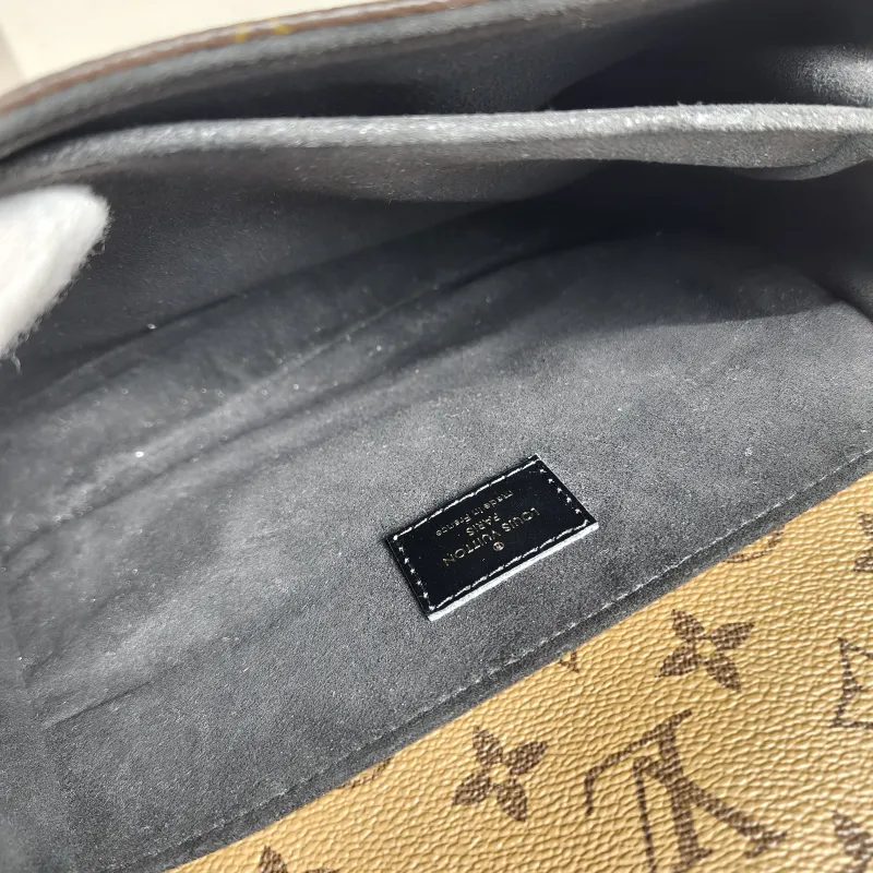 Louis Vuitton Crossbody Bag Pochette Métis Monogram Colorblock PVC Medium 25 × 7 × 19 cm — detail view 3 of 12