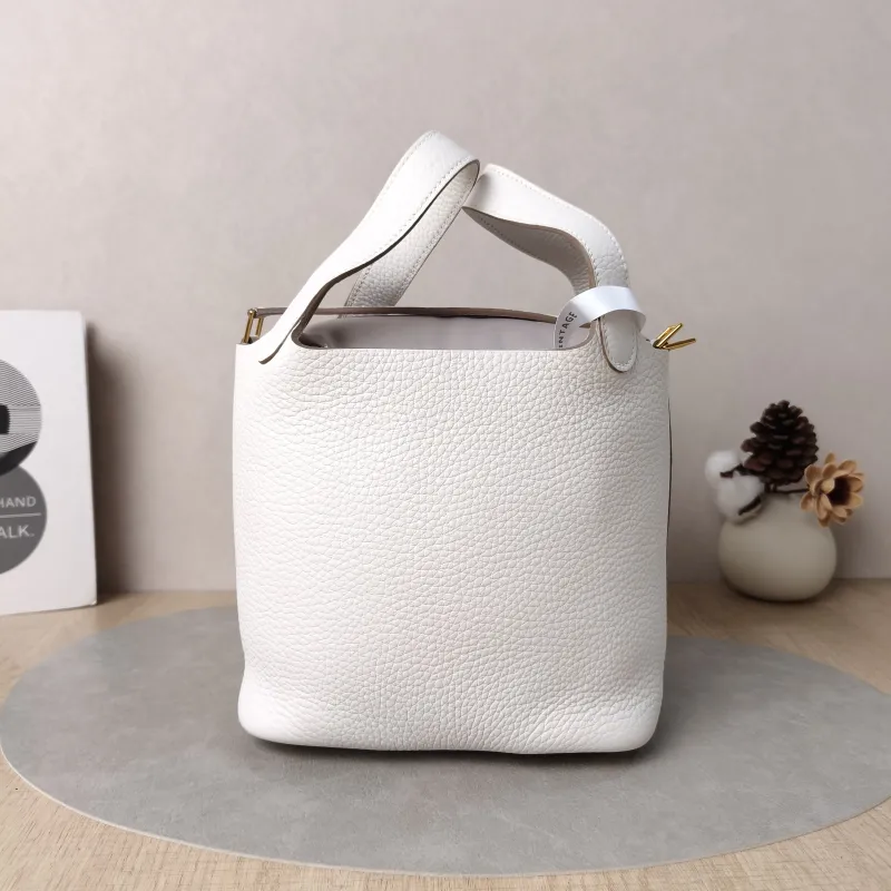 Hermès Top Handle Bag Picotin Lock 18 18M4 Grey Taurillon Clemence TC Calfskin Small18 × 13 × 18 cm — detail view 3 of 15