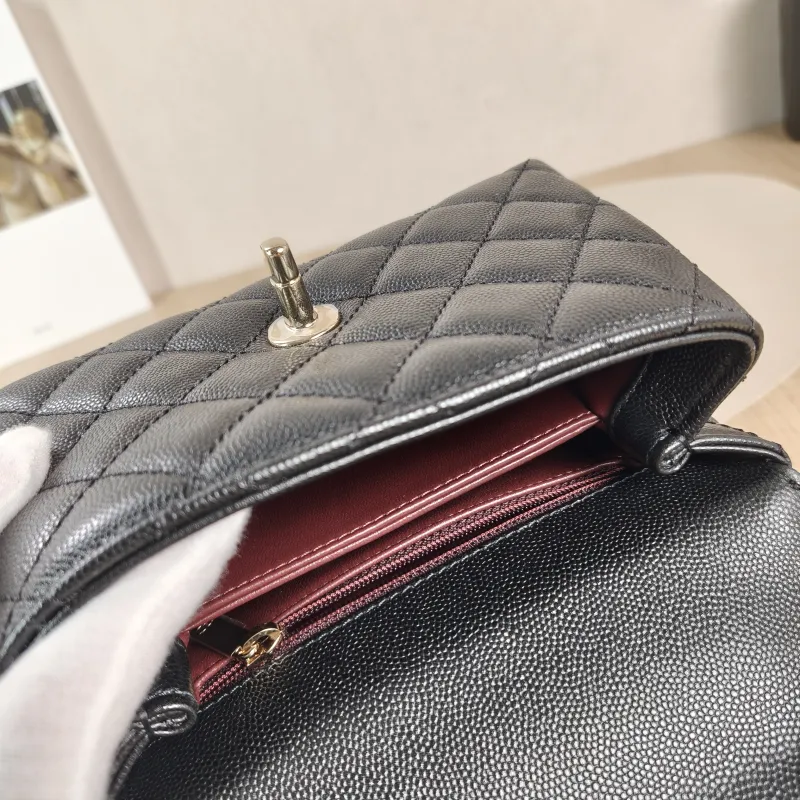 Chanel Top Handle Bag Coco Handle​ Black Grained Calfskin Mini 19 × 9 × 13 cm — detail view 3 of 12