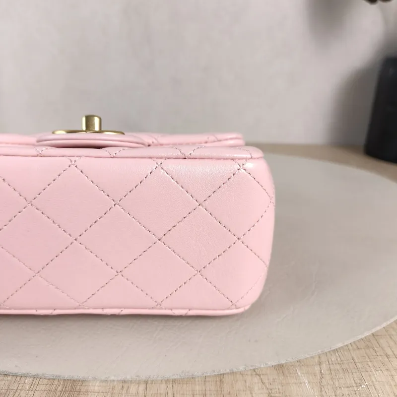 Chanel Crossbody Bag 25b c Pink Lambskin Mini 17 × 8 × 13.5 cm — detail view 9 of 12