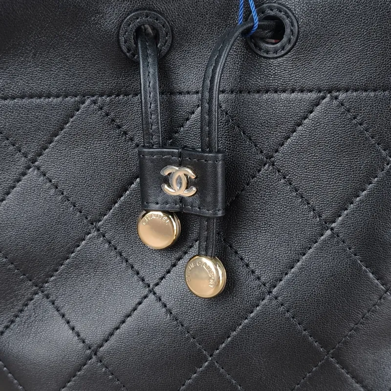 Chanel Shoulder Bag Bucket Bag Black Lambskin Mini 16 × 10 × 18 cm — detail view 6 of 12