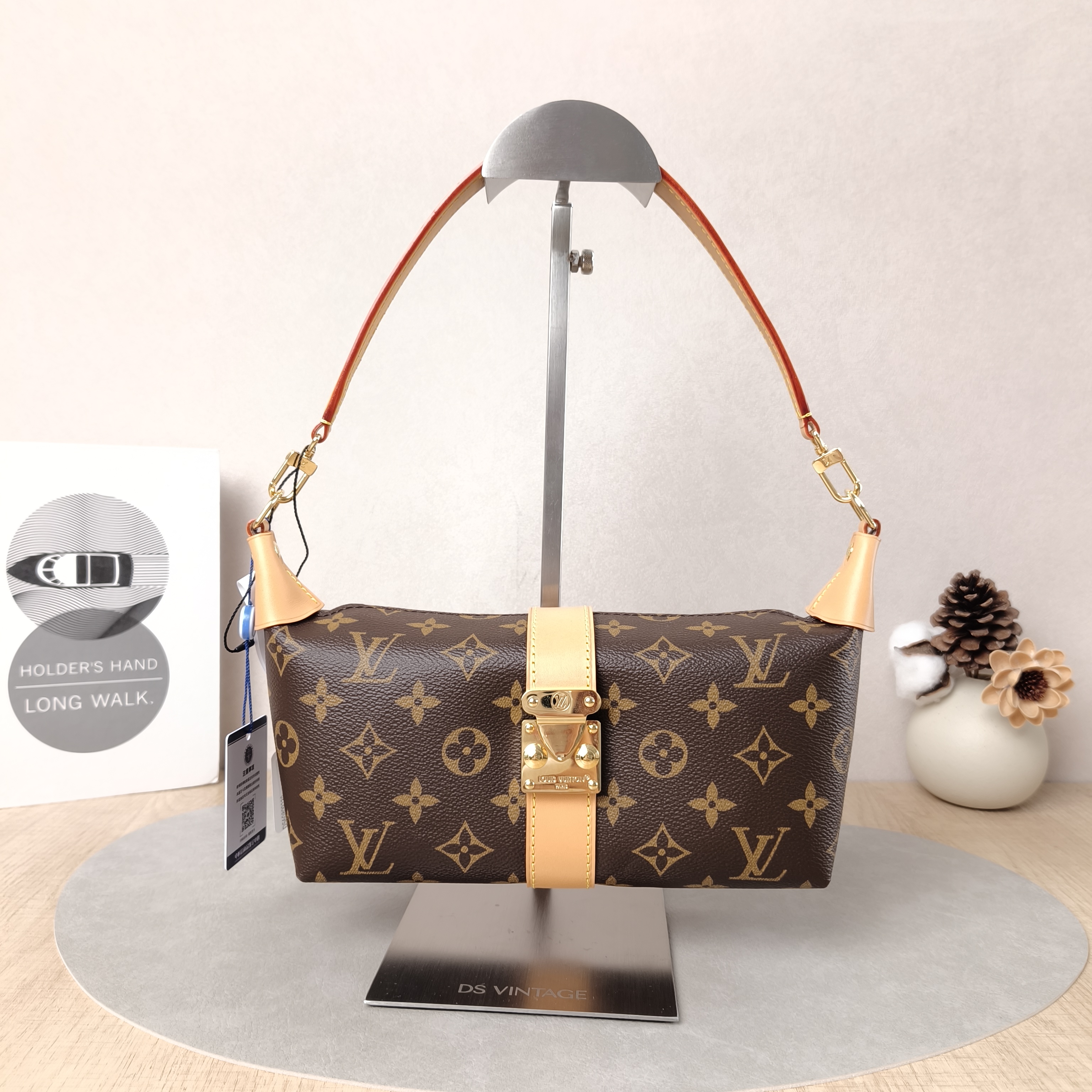 Louis Vuitton Shoulder Bag Pochette Mia Monogram PVC One Size22 × 8 × 14.5 cm