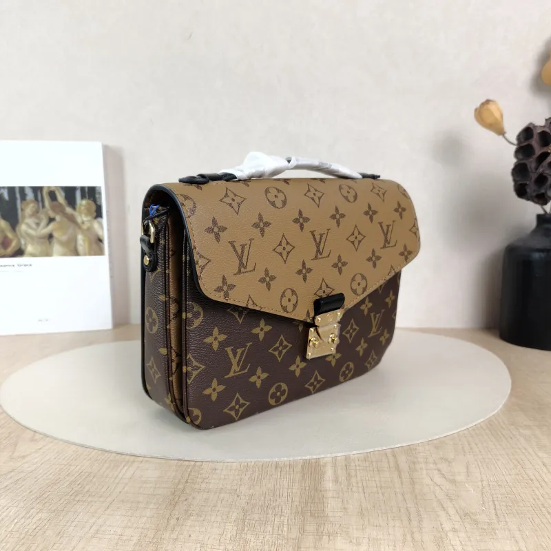 Louis Vuitton Crossbody Bag Pochette Métis Monogram Colorblock PVC Medium25 × 7 × 19 cm — cover view 3 of 5