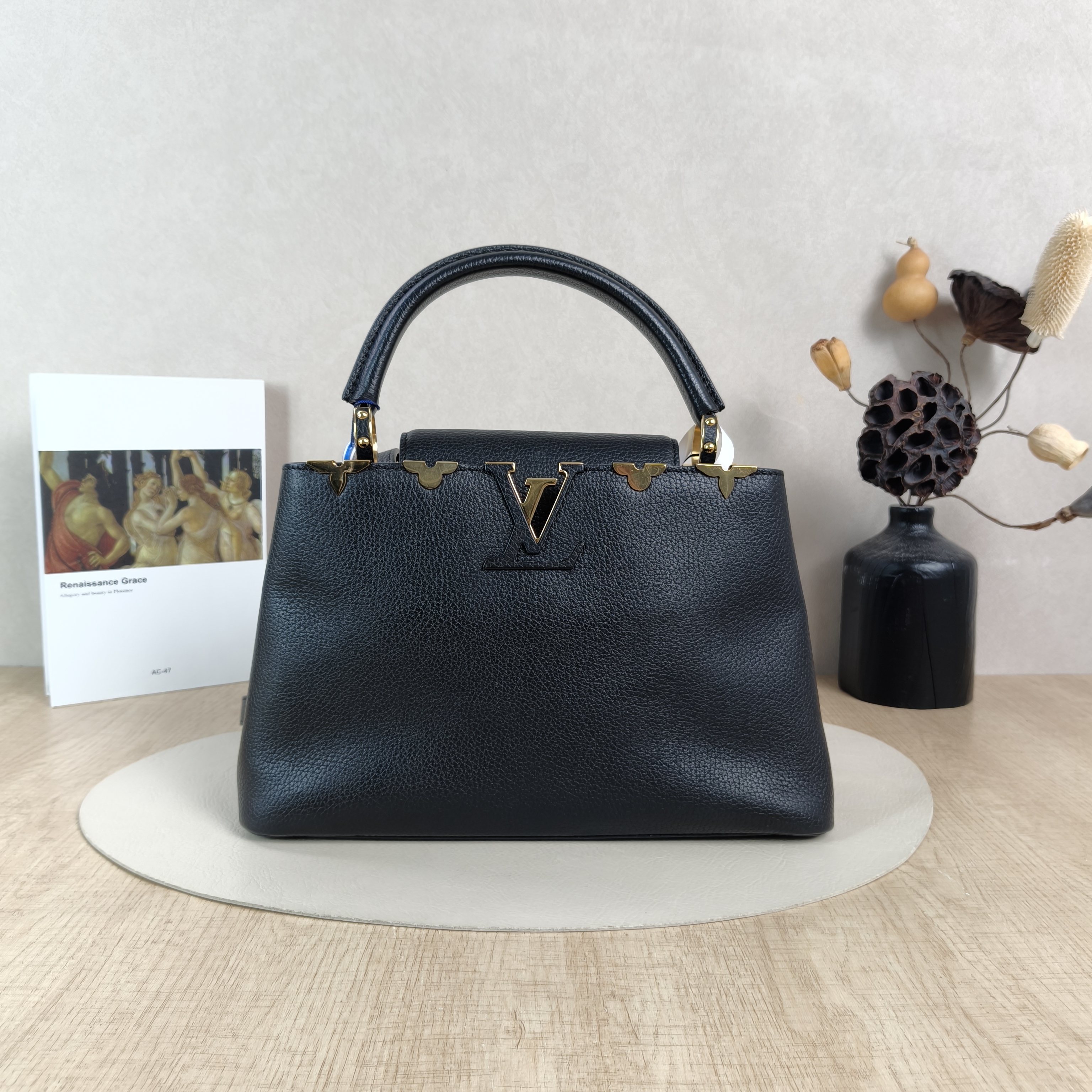 Louis Vuitton Top Handle Bag Capucines Black · Calfskin Medium31.5 × 11 × 20 cm