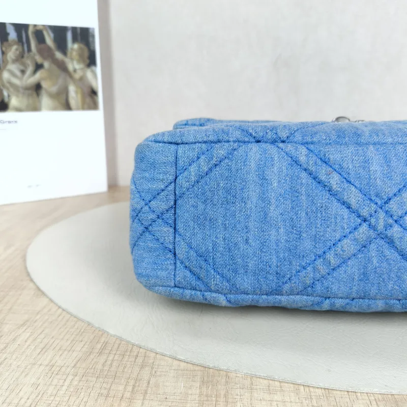 Chanel Crossbody Bag 19Bag Small 26 × 9 × 16 cm — detail view 12 of 12