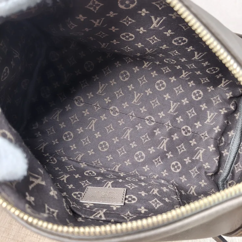 Louis Vuitton Shoulder Bag EXPRESS Shoulder Bag Grey Calfskin Small 26 × 13.5 × 17 cm — detail view 4 of 15