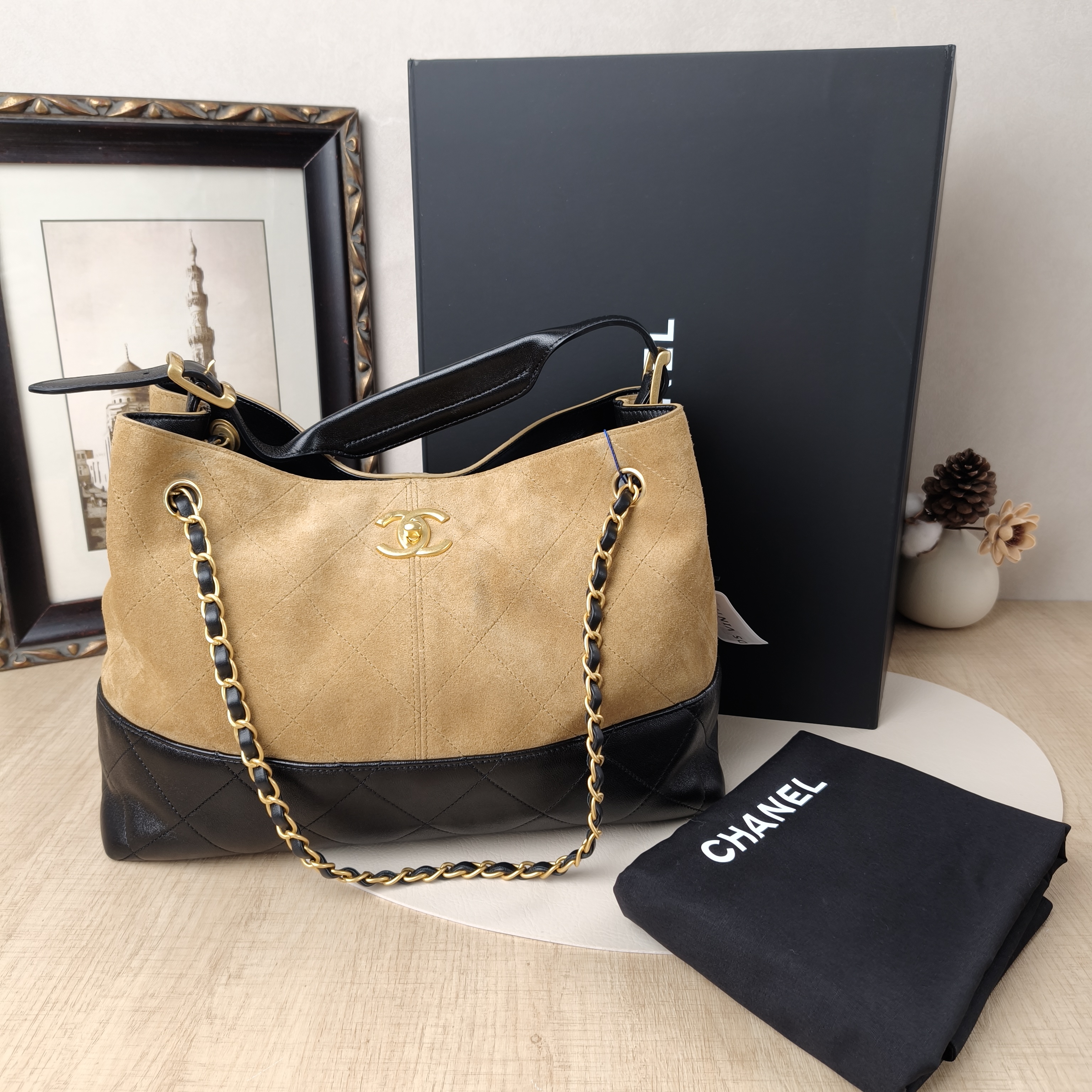 Chanel Top Handle Bag25a Suede Top Handle Bag Black Suede Small36 × 14 × 24 cm — cover view 2 of 10