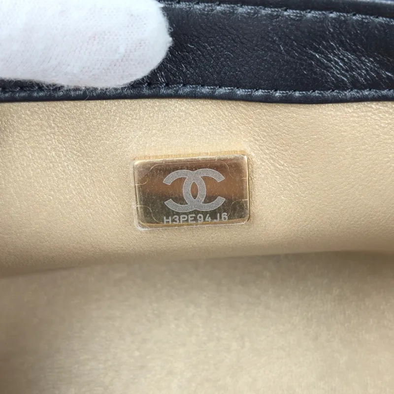 Chanel Crossbody Bag Classic Flap Large Mini CF Mini C Black SL ambskin mini 20 × 6 × 12 cm — detail view 14 of 15