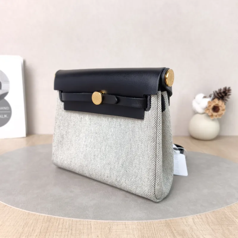 Hermès Crossbody Bag Herbag Zip 20Black Beige Canvas mini20.5 × 7 × 16.5 cm — cover view 2 of 5