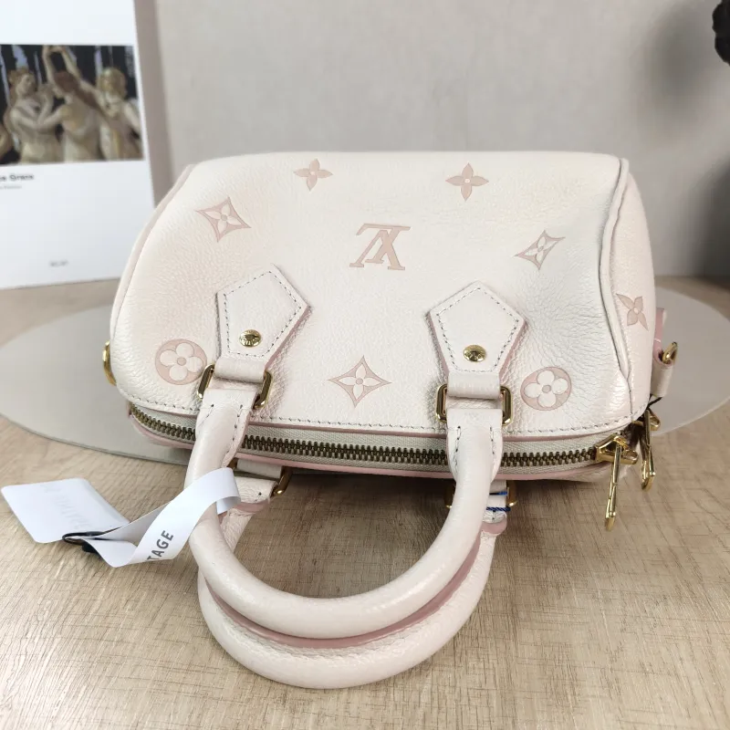 Louis Vuitton Crossbody Bag Speedy20 Beige · Pink Monogram Empreinte Embossed Calfskin Small 20.5 × 12 × 13.5 cm — detail view 8 of 10