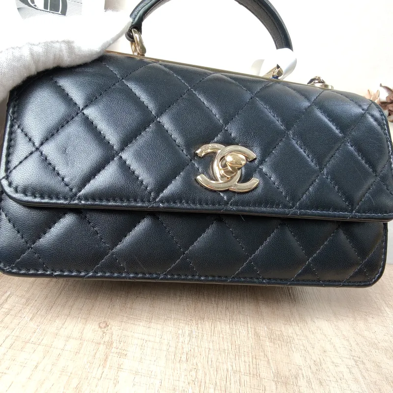 Chanel Crossbody Bag trendy cc woc Black Lambskin Mini 19.2 × 3.5 × 12.3 cm — detail view 8 of 11