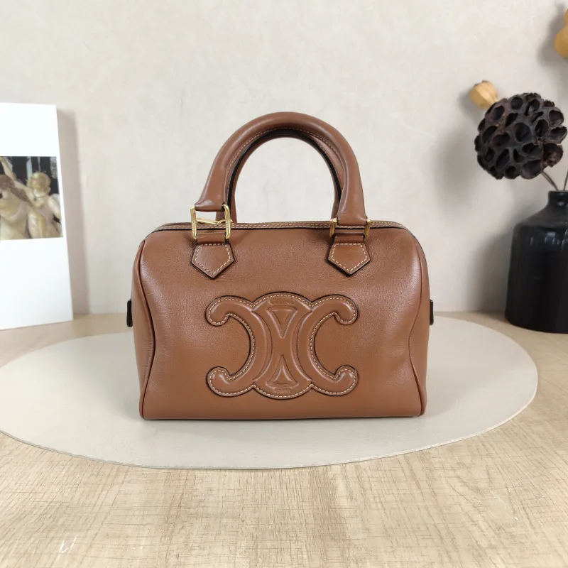 CELINE Crossbody Bag Calfskin Small 20 × 10.5 × 14 cm
