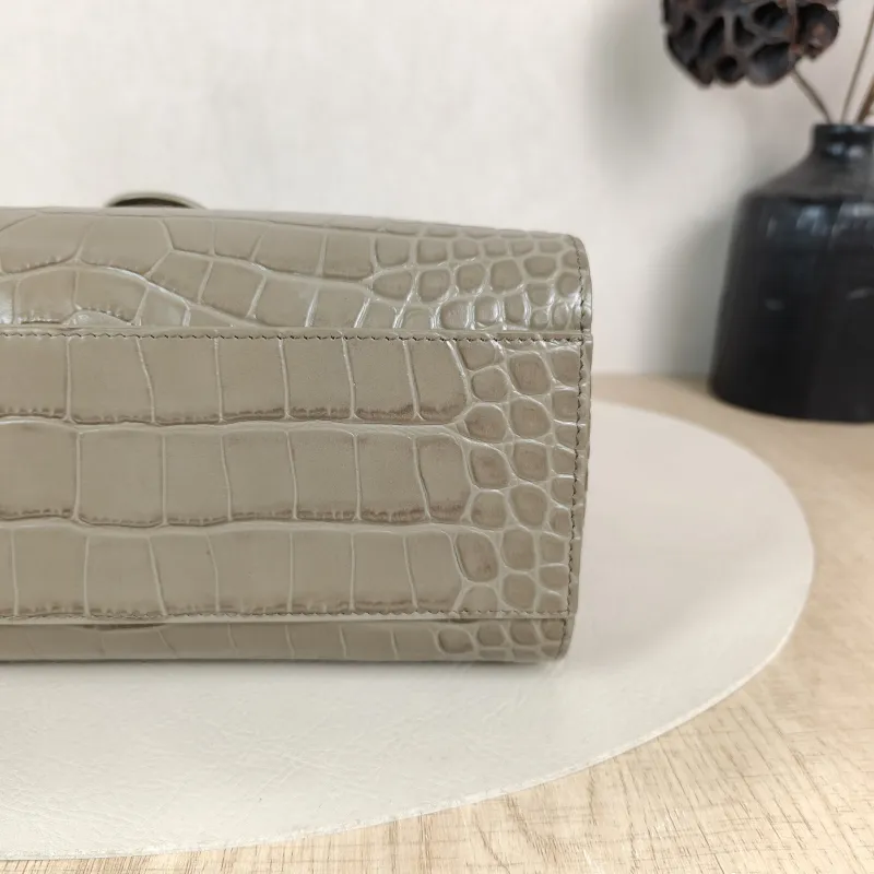 Chanel Shoulder Bag 26a Collection Crossbody Bag Grey Calfskin One Size 23 × 11 × 12.5 cm — detail view 7 of 13