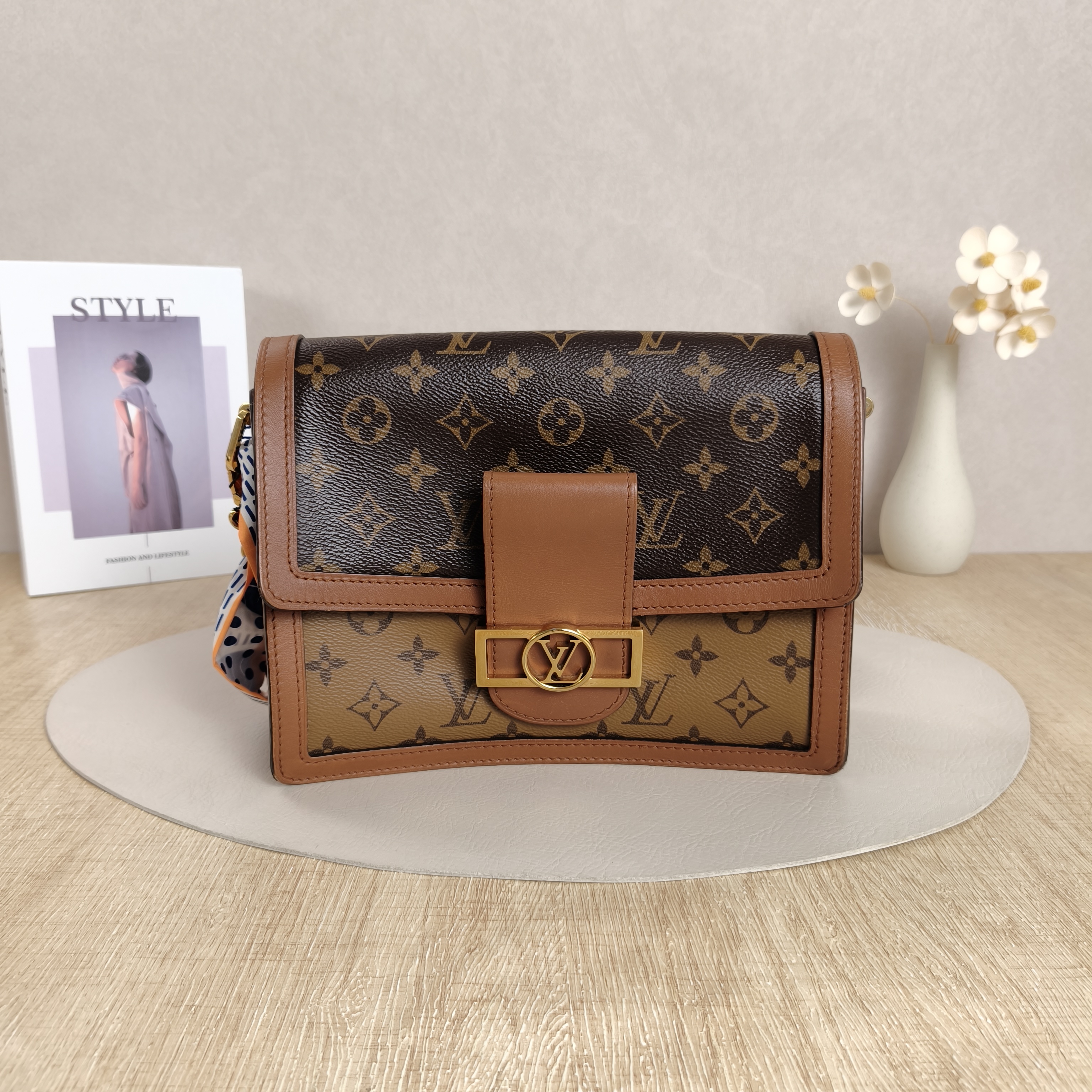 Louis Vuitton Crossbody Bag Dauphine Monogram PVC Medium25 × 10.5 × 17 cm
