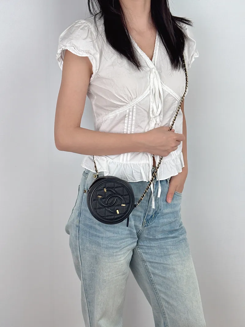 Chanel Crossbody Bag19bag c Black Grained Calfskin One Size12 × 4.5 × 12 cm — on-model view 2 of 2