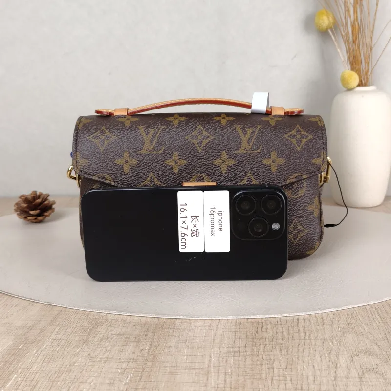 Louis Vuitton Crossbody Bag Pochette Métis East West Monogram PVC Small 21.5 × 6 × 13.5 cm — cover view 3 of 5