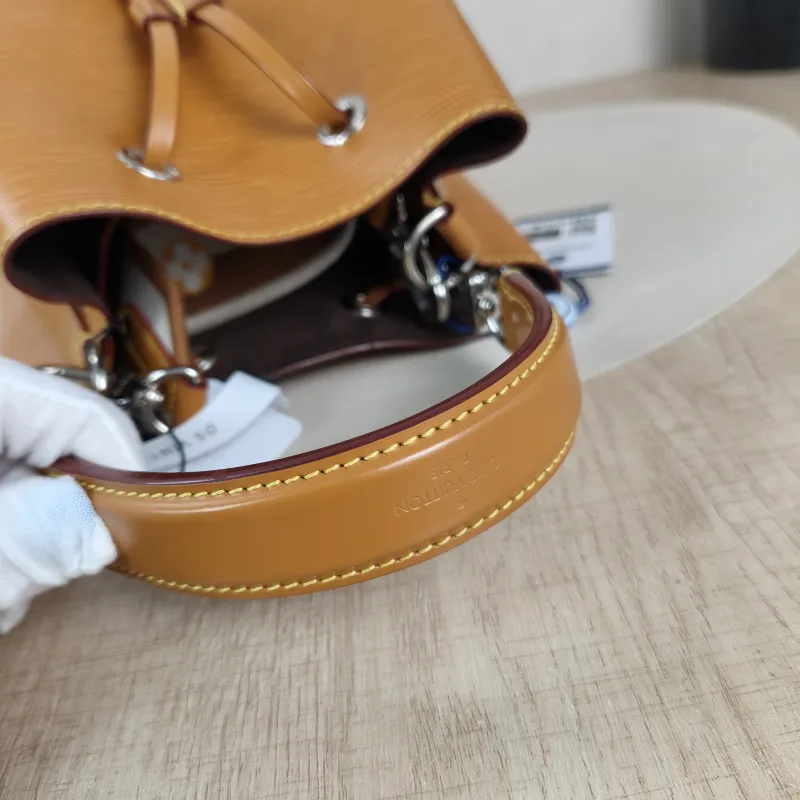 Louis Vuitton Shoulder Bag NÉONOÉ Bucket Bag BB Caramel Epi Embossed Calfskin BB20 × 13 × 20 cm — detail view 4 of 10