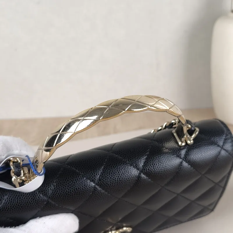 Chanel Crossbody Bag coco crush woc Black Grained Calfskinmini19.2 × 3.5 × 12.3 cm — detail view 5 of 13